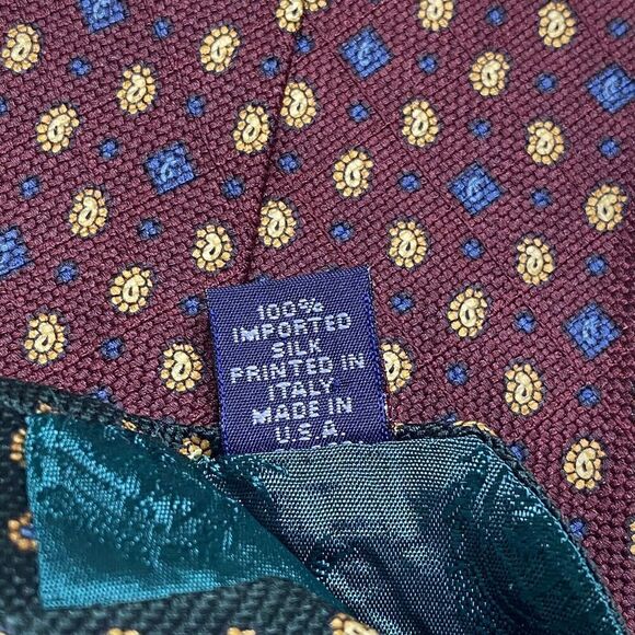 Tommy Hilfiger Tie Men's Maroon Paisley 100% Silk 56.5" x 4" USA Y2K - Picture 5 of 7